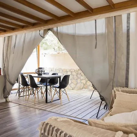 Le De La Catouniere * Castillon-du-Gard